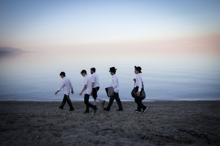 שיחזרו מבין הזמנים בריאים ושלמים. אילוסטרציה