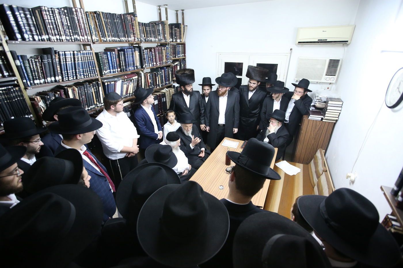 "שיעור כללי" בסניף החדש של "מגדל עוז" בבני ברק