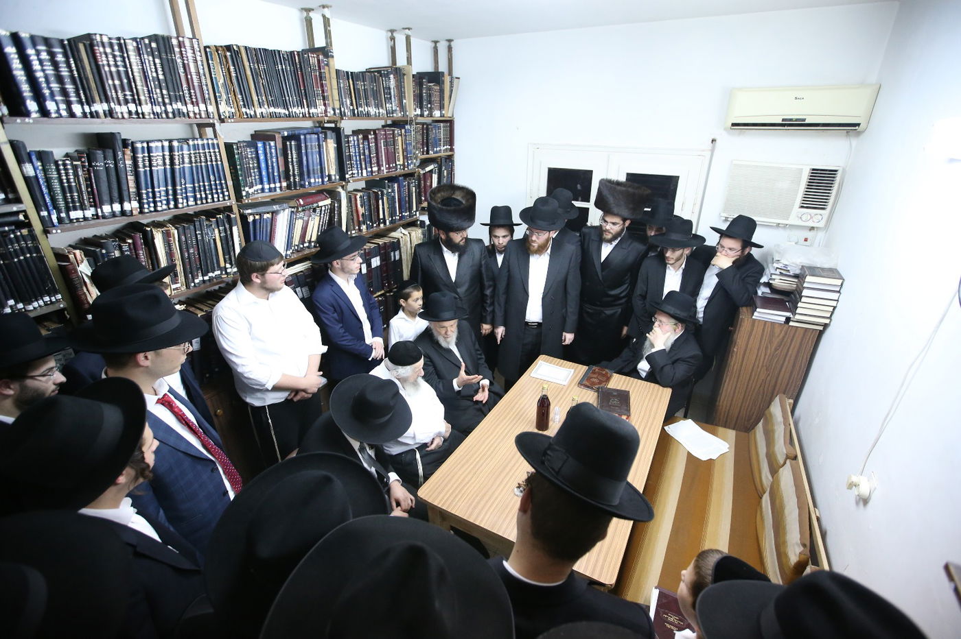 "שיעור כללי" בסניף החדש של "מגדל עוז" בבני ברק