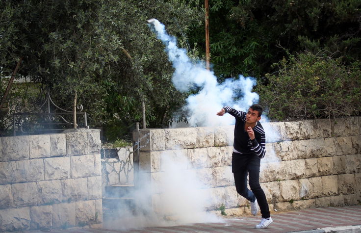 פורע פלסטיני ליד קבר רחל, ארכיון