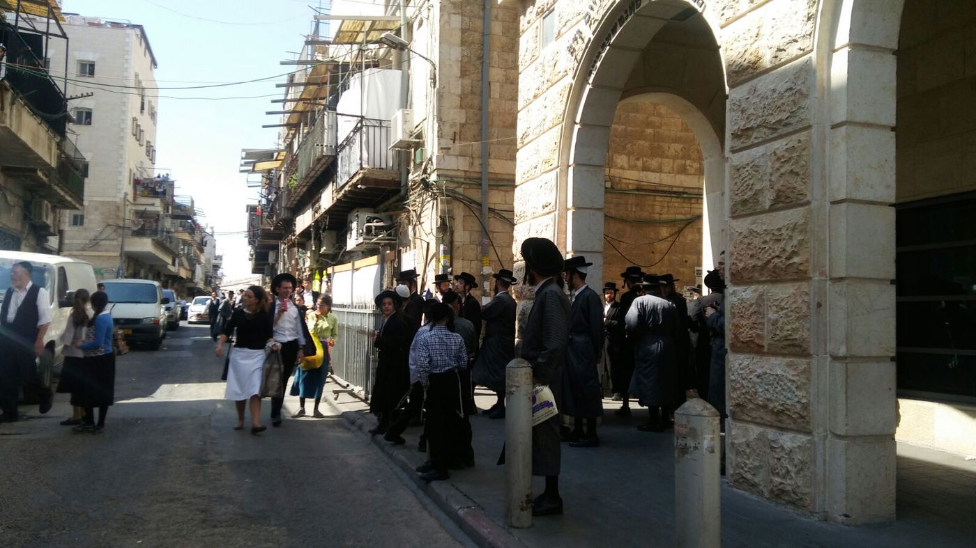 גם ילדות חטפו: עימותים אלימים בפשיטה של המשטרה