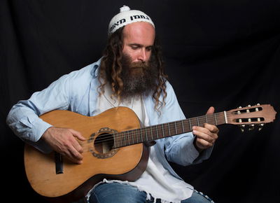 עודד ישראל מנשרי בסינגל - הערוצים בוכים