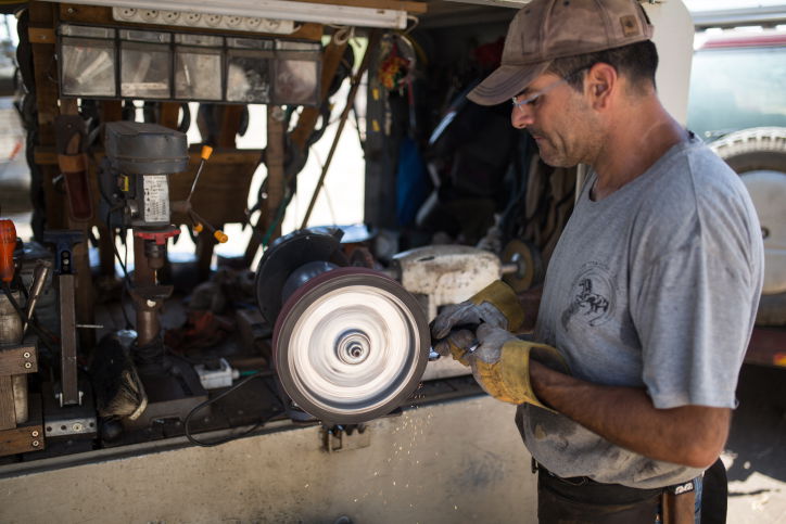 נעלי הסוסים • צפו בתהליך התקנת הפרסה
