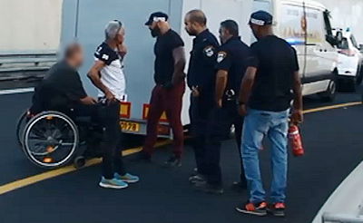 הסלמה במאבק הנכים: המשטרה עצרה חמישה מפגינים