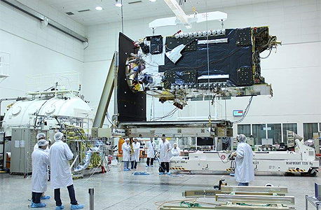 עמוס 6 בבנייתו