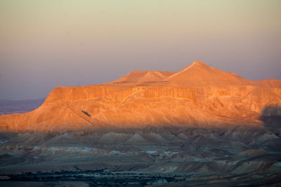 שקיעה בנחל צין