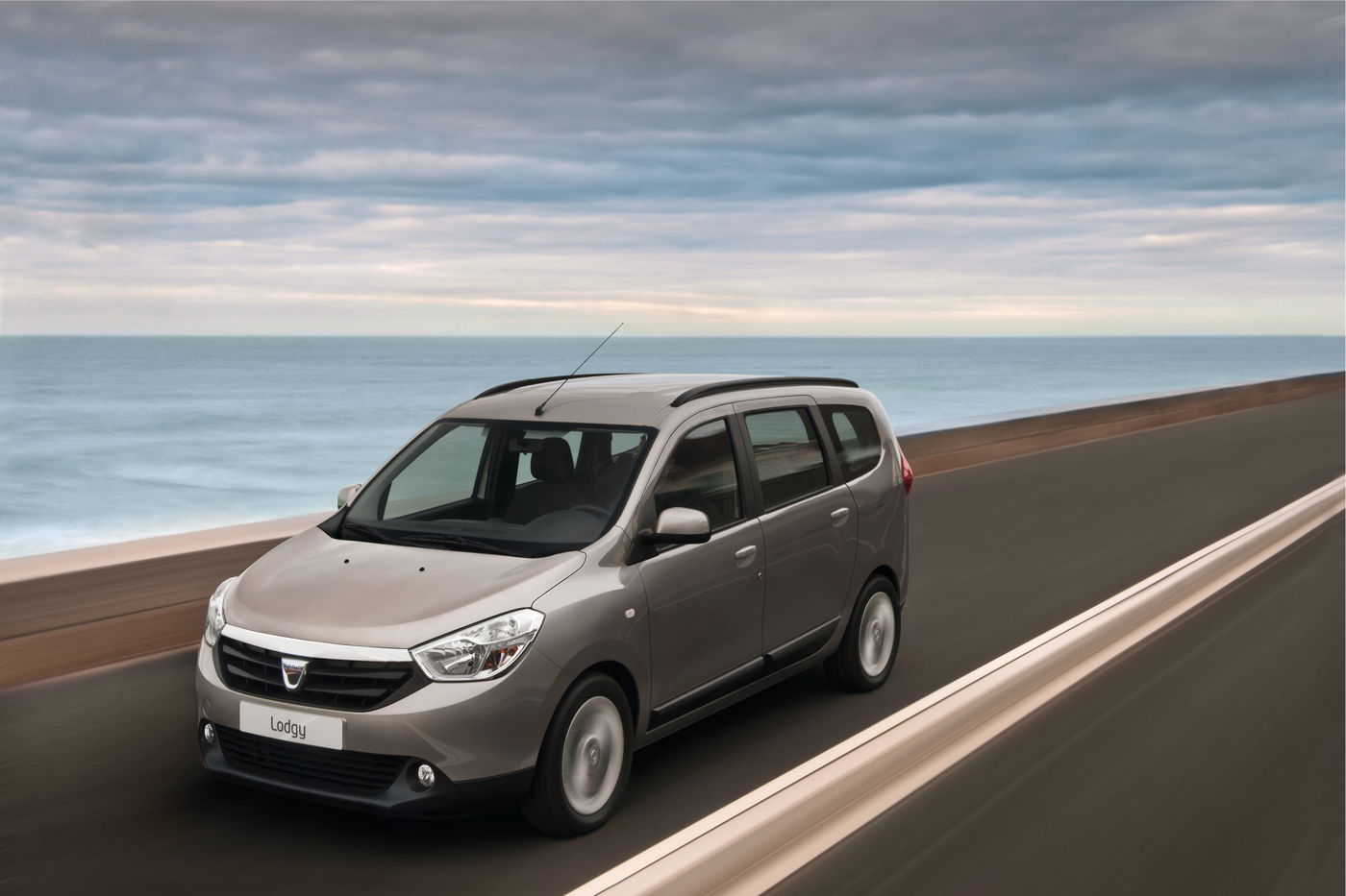 רכב משפחתי. דאצ'יה.