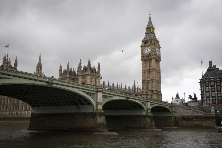 מדאיג: שליש מיהודי בריטניה שקלו לעזוב