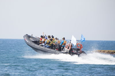 שייט אתגרי. סירות טורנדו מהירות.