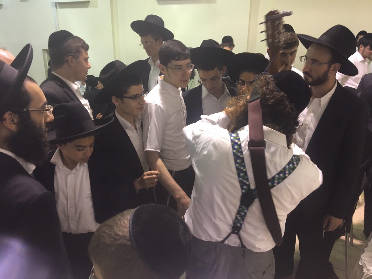 ר' שמואל גריינמן סחף את בני הישיבות • צפו