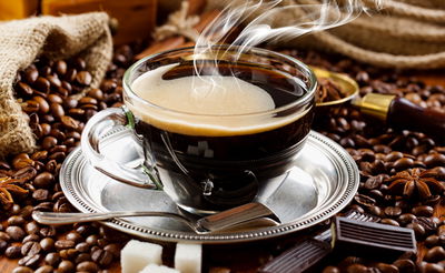 האם קפה שחור באמת עוזר לירידה במשקל?