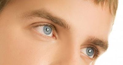 הסרת משקפיים בלייזר. אילוסטרציה