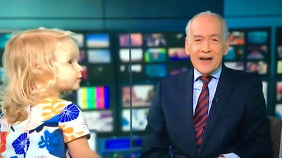 צפו: הילדה שהמיסה את הצופים הבריטיים