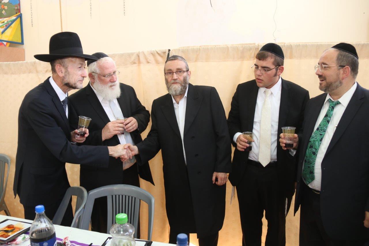 'דגל התורה' חגגו בשבע ברכות אחרון של משפחות מנת ורייך • גלריה