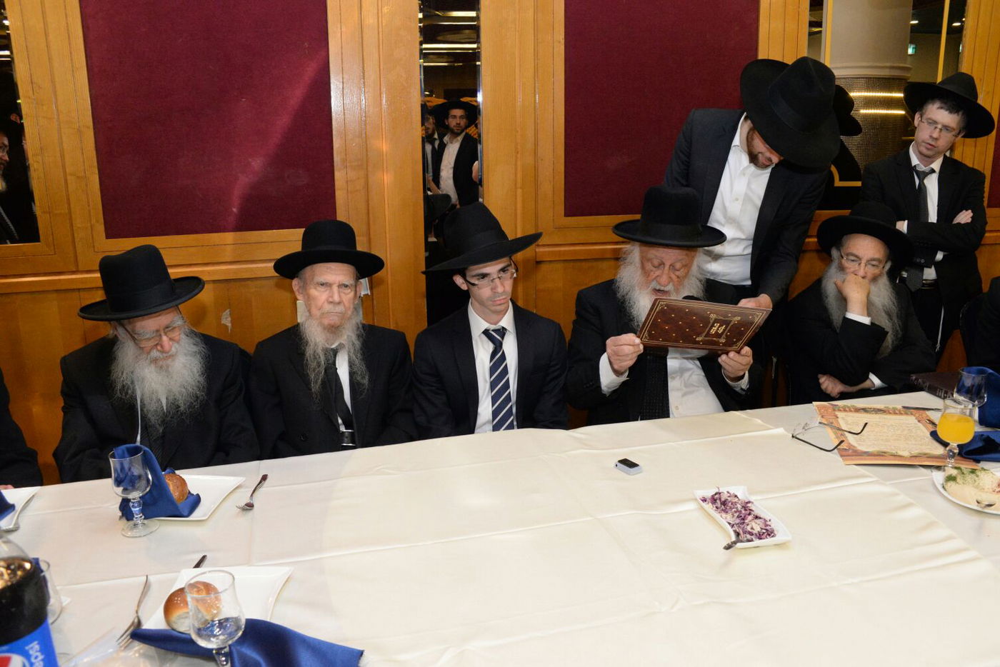 אירוסי נכד הגרי"ג אדלשטיין ונכדת רב העיר הרצליה הגרי"י יעקובוביץ