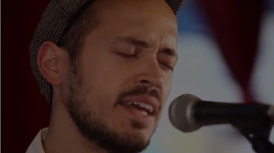 יהונתן שלמה בסינגל קליפ לייב - "נדנדה"