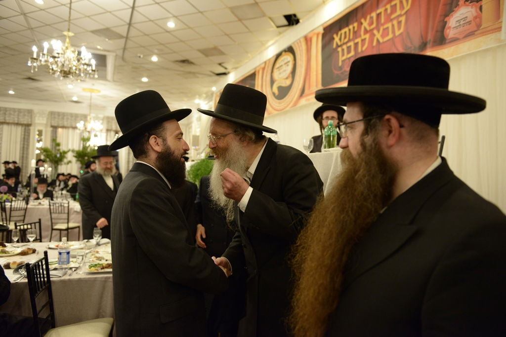 מעמדי סיום מסכת פסחים בסאטמר • תיעוד