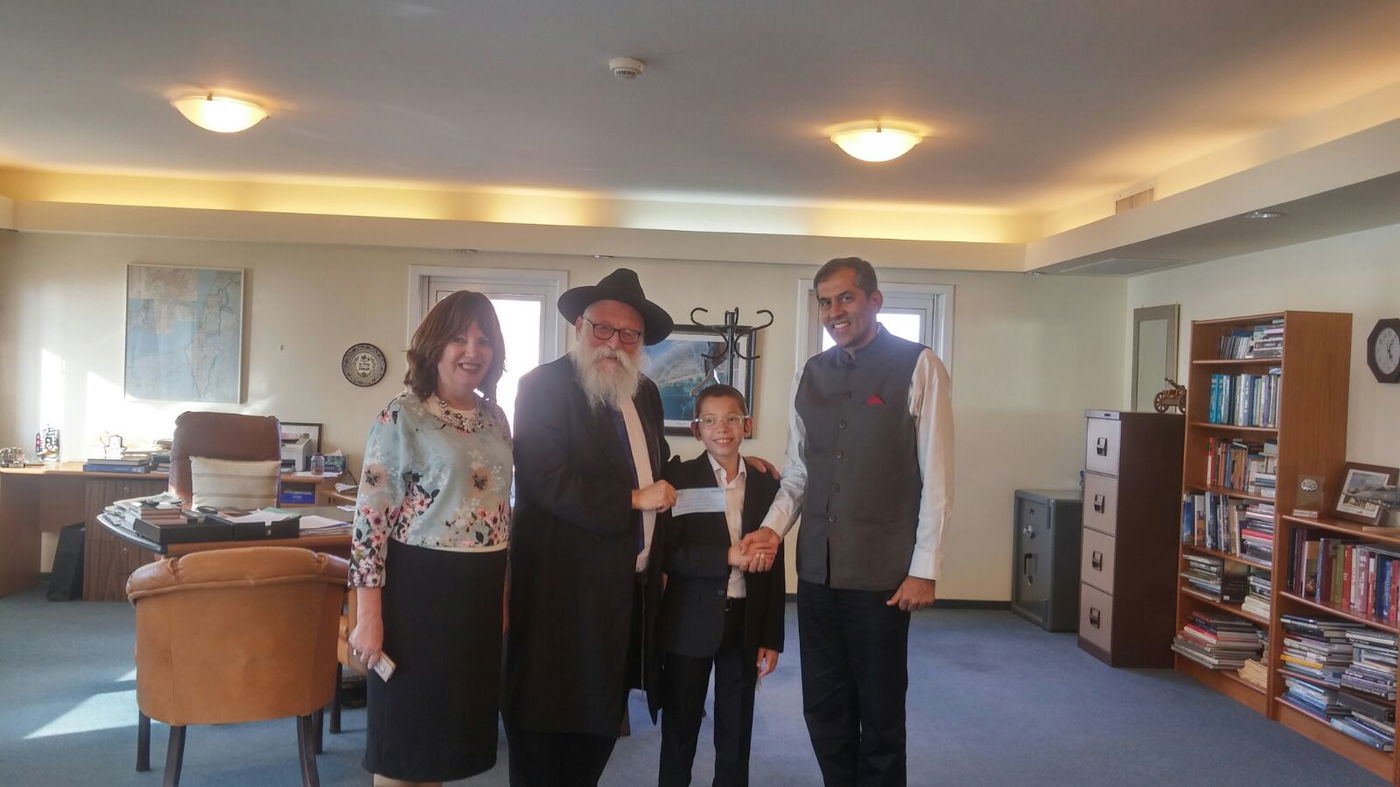 כמובטח: מוישי הולצברג קיבל אשרת כניסה להודו