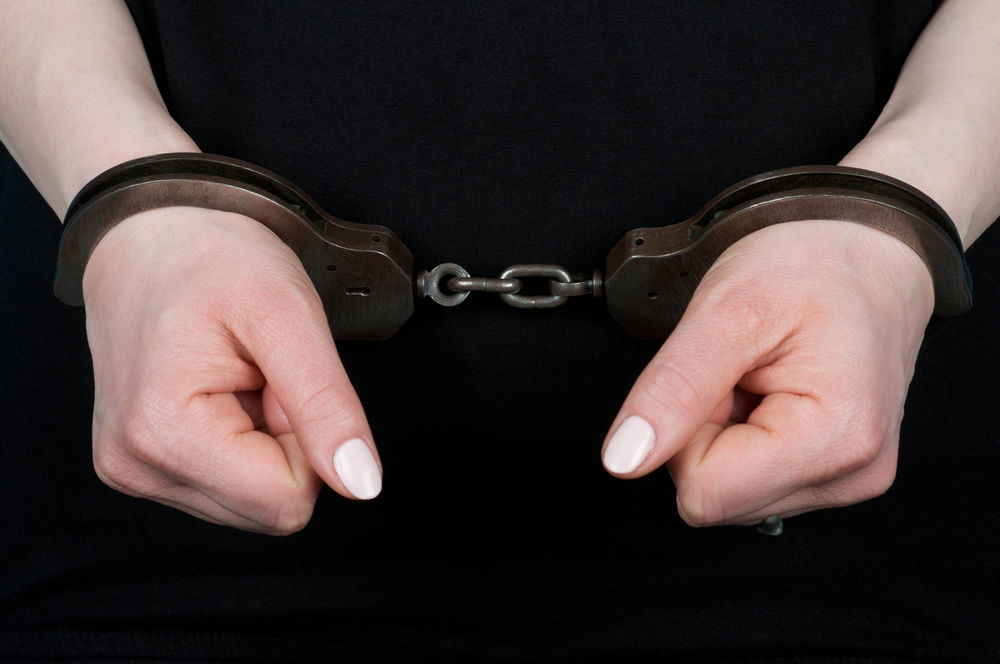 עו"ד נעצרה בחשד שגנבה מאות אלפי ש"ח