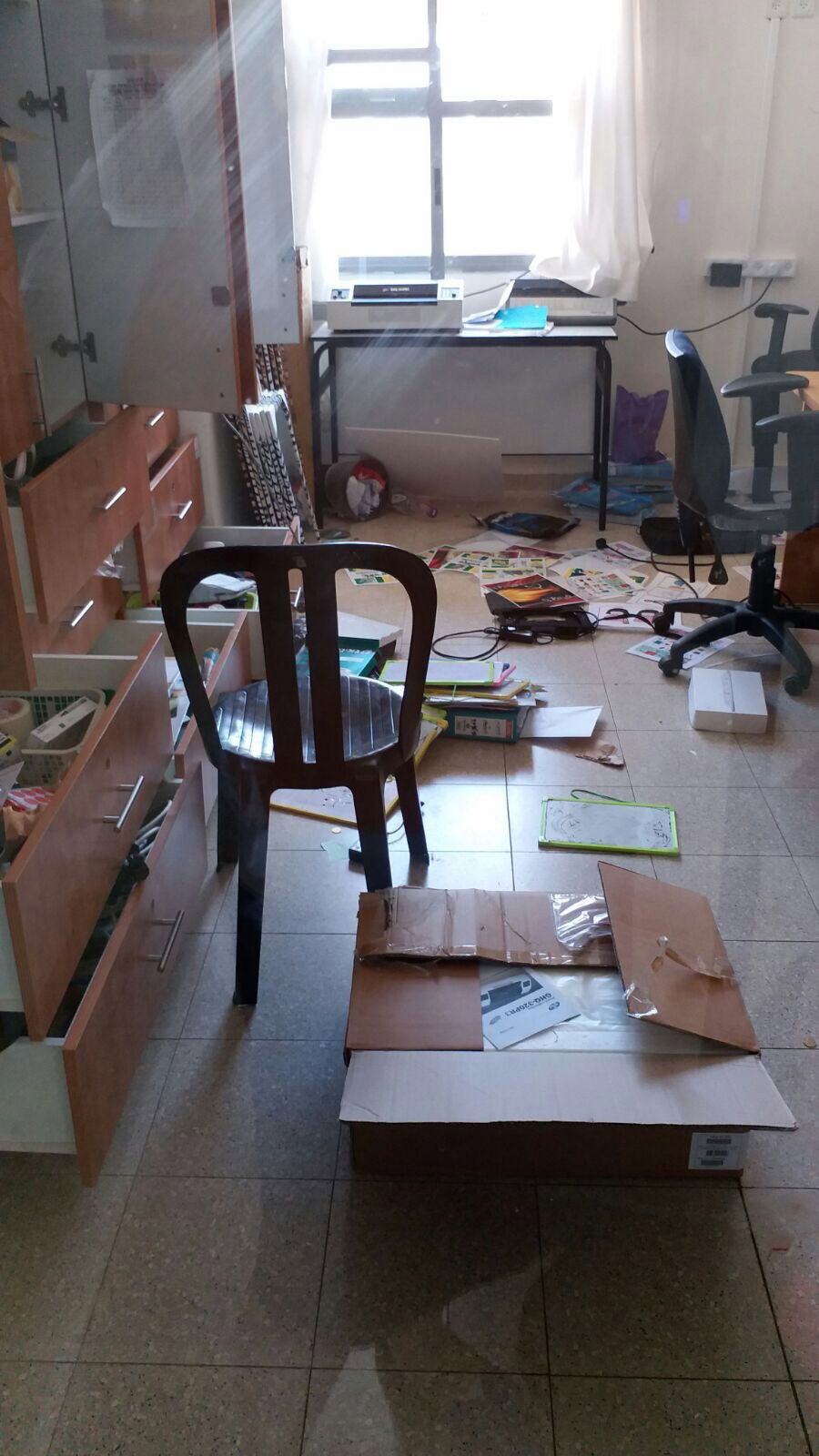 הוונדליזם שביצעו הגנבים במשרד בית הספר