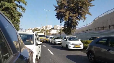 סכנת חיים: ניידת טיפול נמרץ נתקעה בפקק רמות • צפו