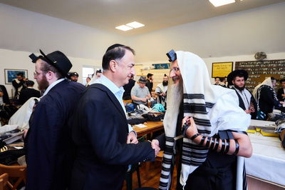 רבה של מוסקבה עם המיליארדר לב לבייב