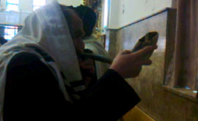 צפו בתיעוד: המשגיח מפוניבז' תוקע בשופר