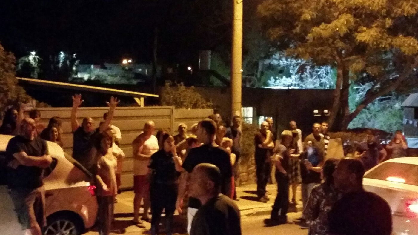 אש בערד: האדמו"ר הוצג בביזיון - חסידי גור מחו • צפו