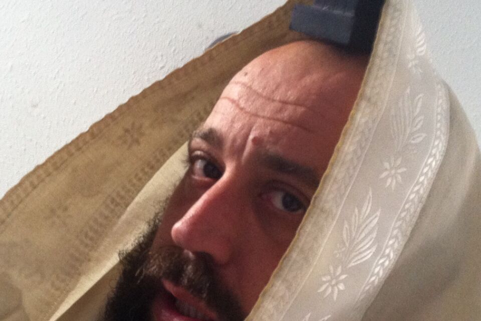 אהרון כהן בסינגל בכורה - "אנשי שמות"