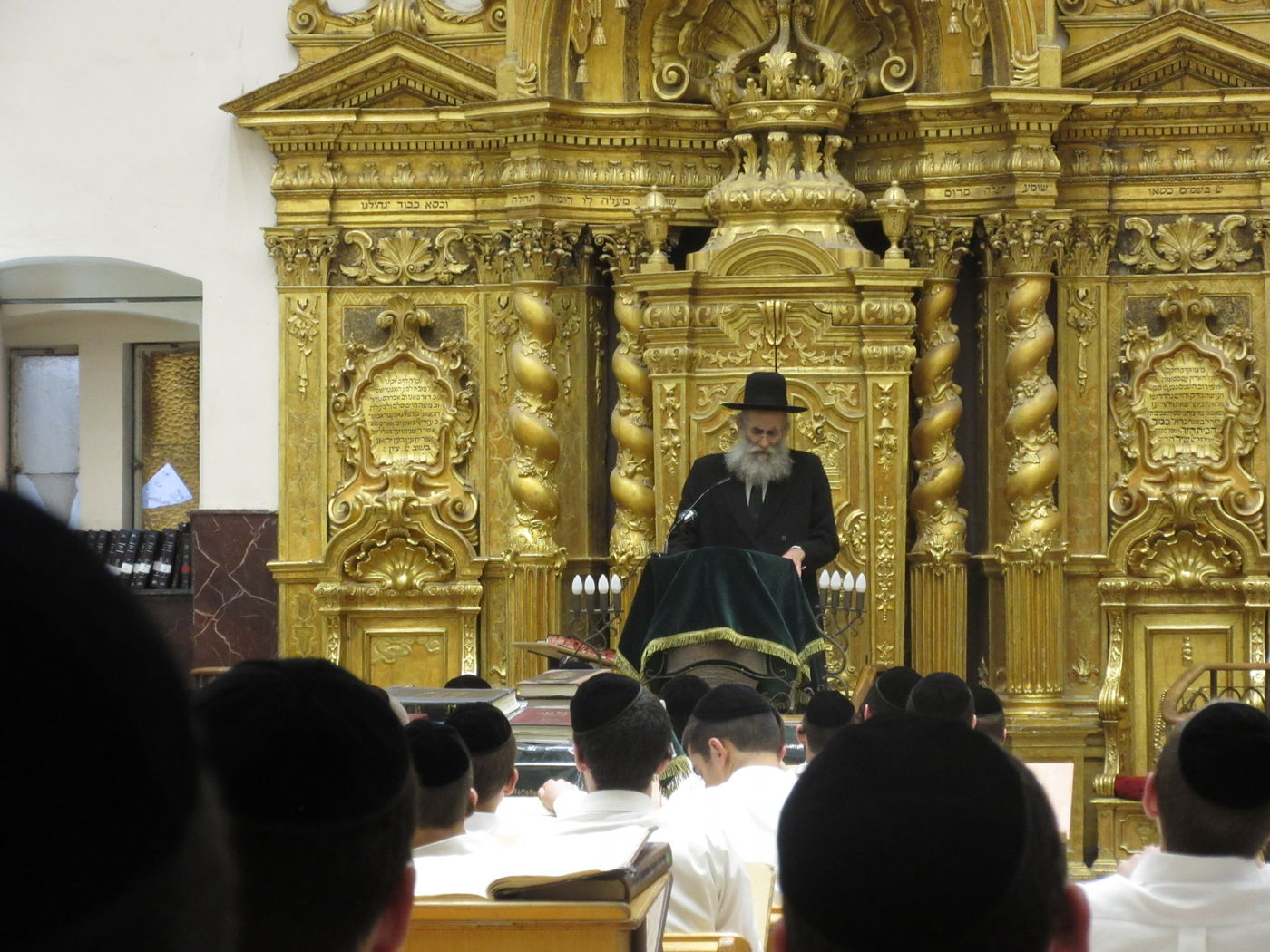 יום השנה המ"ח לפטירת הרב מפוניבז' • צפו