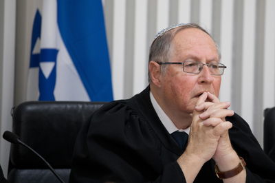 השופט הפורש, אליקים רובינשטיין