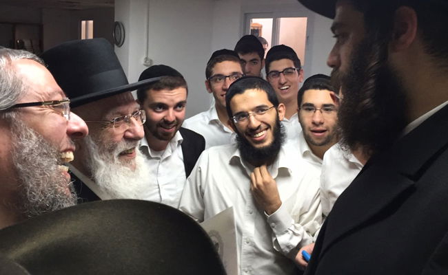 סבב הביקורים של ראש העיר אלעד בבתי הרבנים