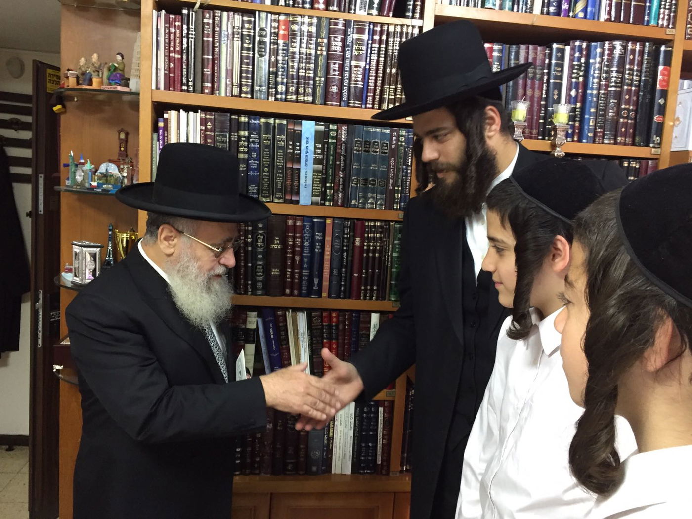 סבב הביקורים של ראש העיר אלעד בבתי הרבנים