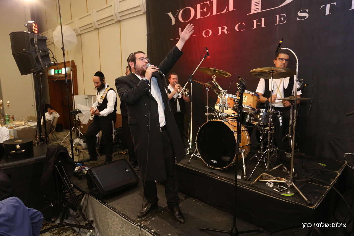 תעשיית המוזיקה חגגה בחתונת מוישי ביכלר • צפו
