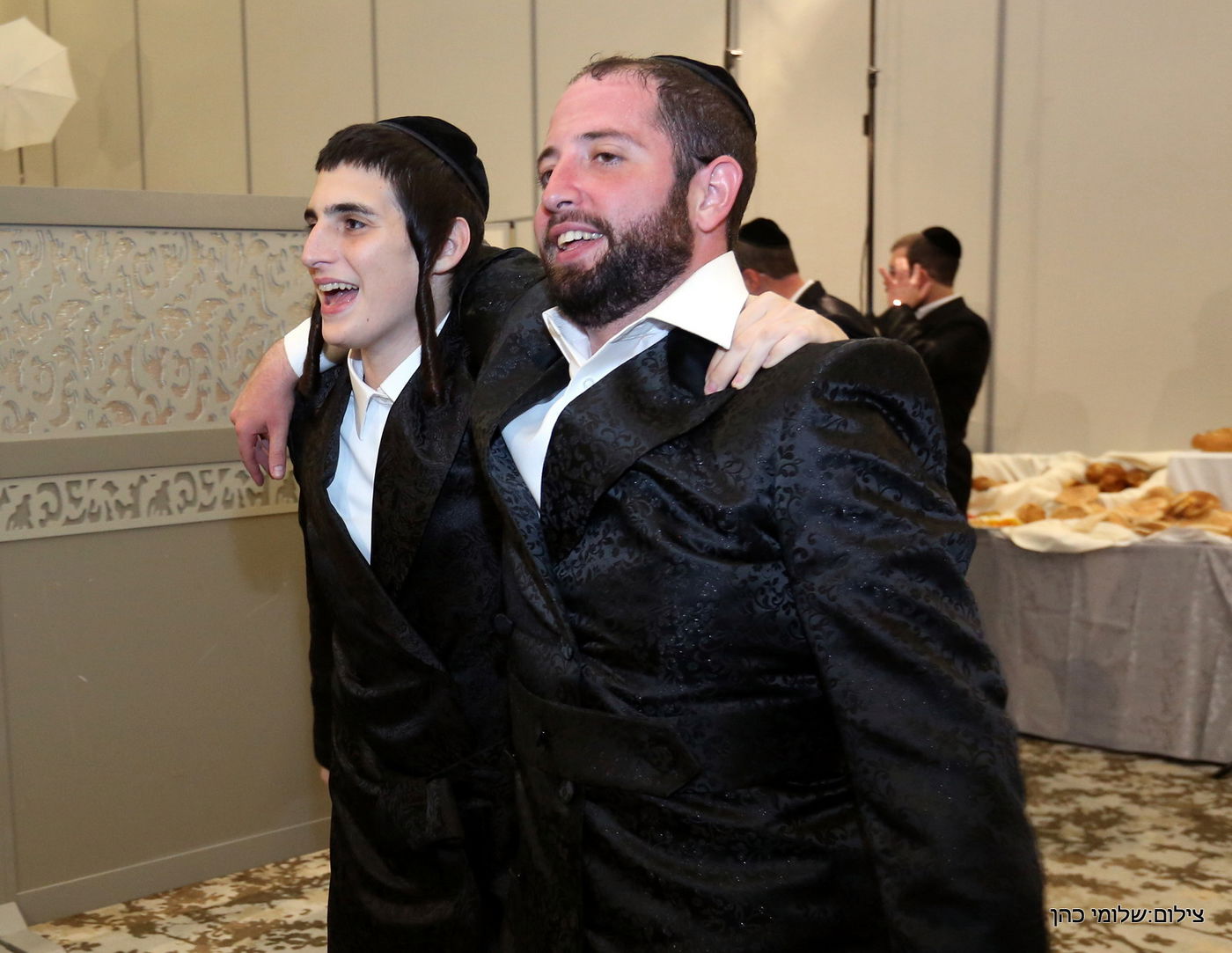 תעשיית המוזיקה חגגה בחתונת מוישי ביכלר • צפו