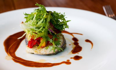 רול דג בס במרינדת עשבי תיבול