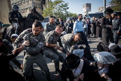 למצולמים אין קשר לנאמר בידיעה