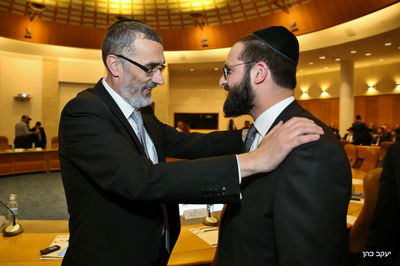 שמואל מרציאנו ויו"ר הסיעה צביקה כהן