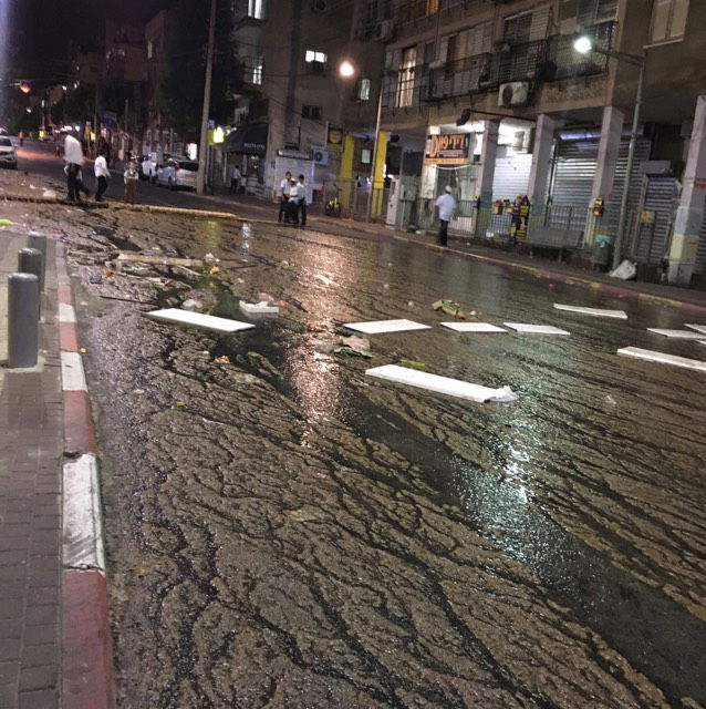 הסבל של תושבי בני ברק: הביוב עלה על גדותיו • צפו