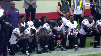 השחקנים כורעים