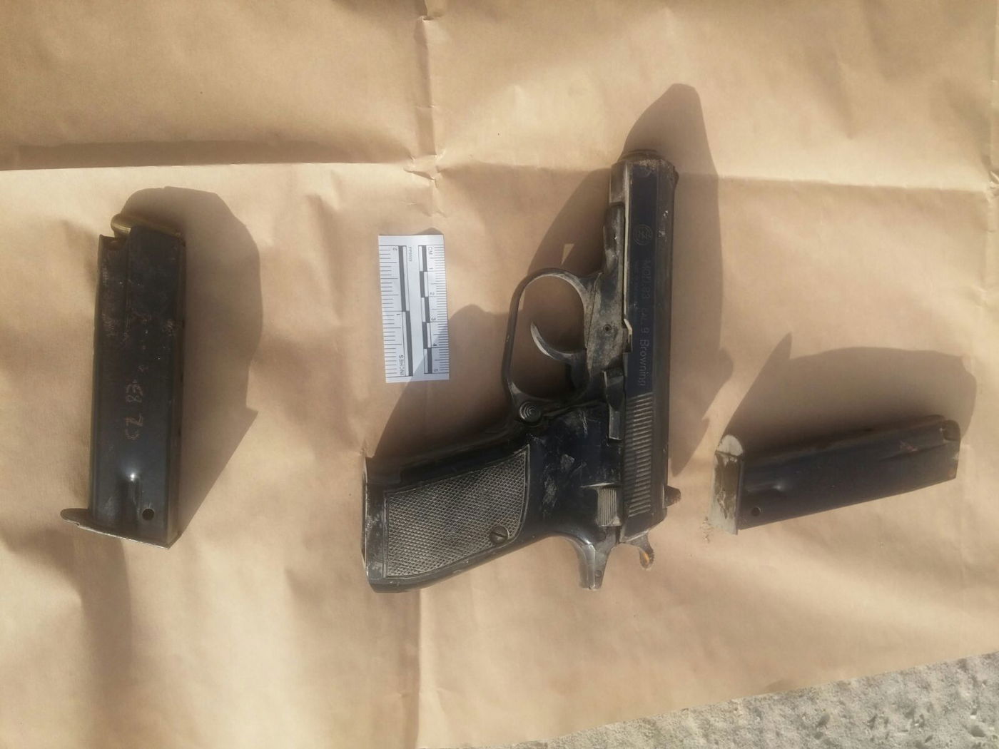 האקדח בו נעשה הרצח. דוברות המשטרה