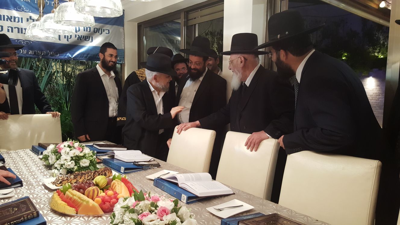 סביב שולחן אחד: הגר"ש כהן, הגר"מ מאזוז והגר"ש עמאר