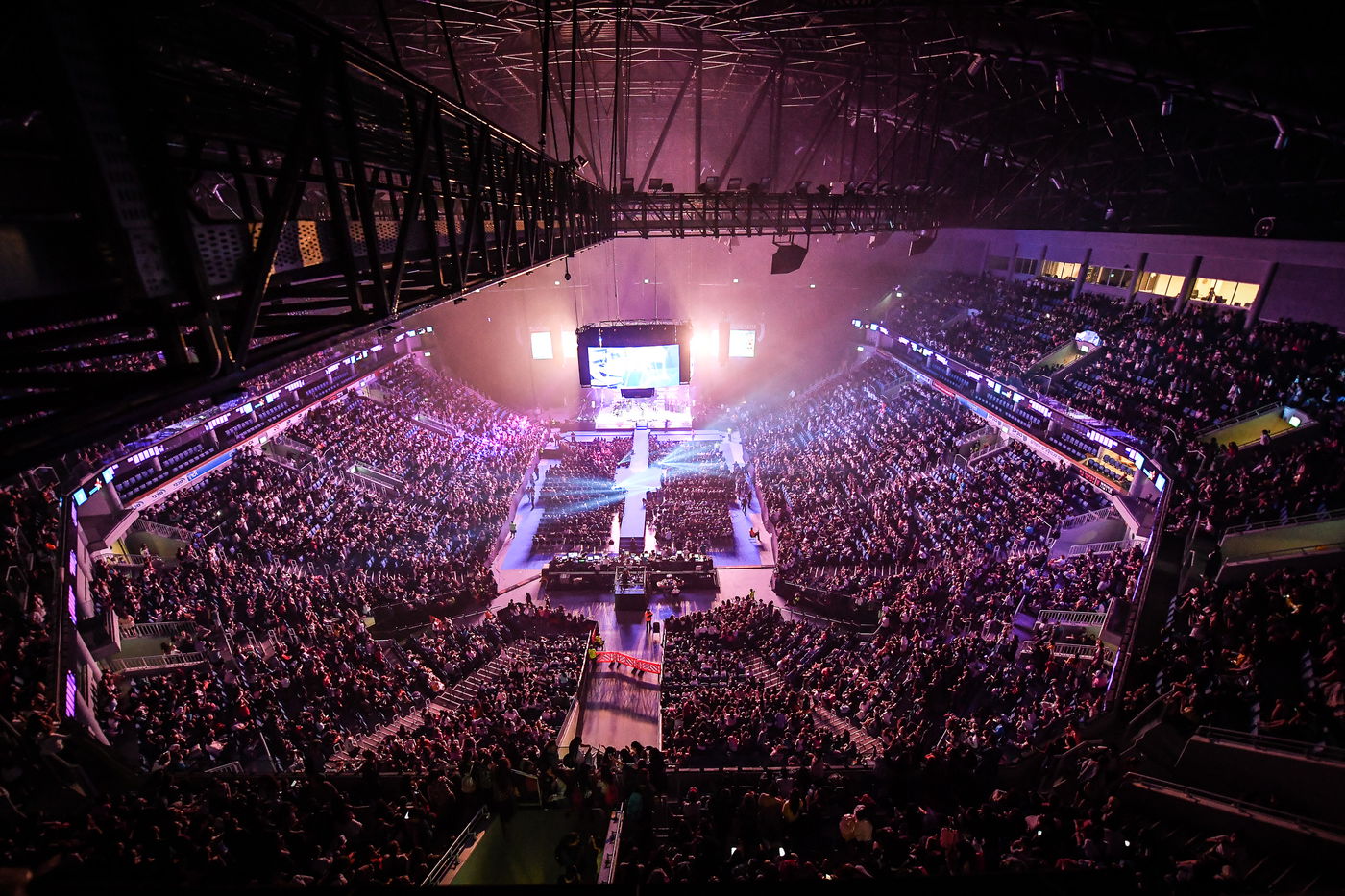 אלפי בני נוער סיימו את הרמב"ם • תיעוד