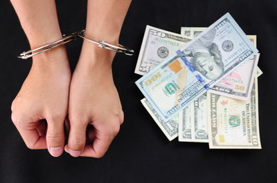 הבטיחה לרופאי השיניים שותפות ועקצה