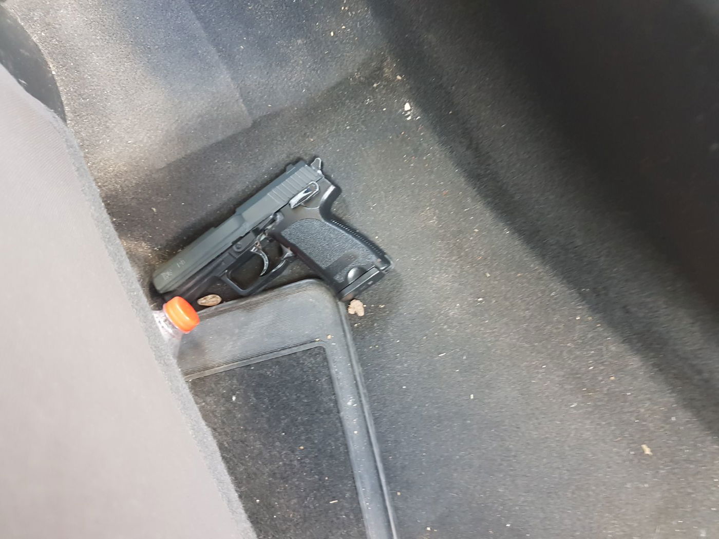 שדדו בבני ברק 68 אלף שקל באיומי אקדח ונעצרו