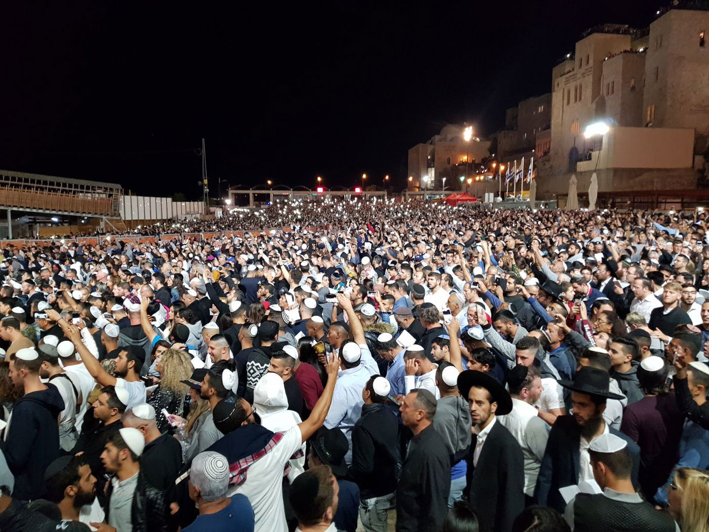 עשרות אלפים אמרו סליחות בכותל המערבי