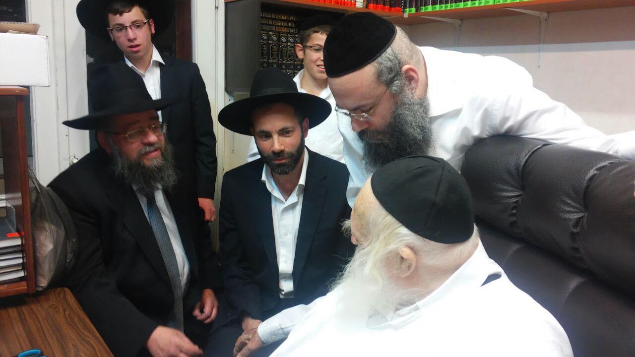 בביקור לפני מספר חודשים אצל שר התורה עם אחד מתורמי הכליה