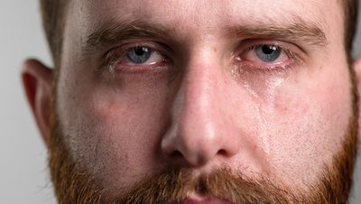 מדד הבכי ומקדש הדמעות / יהודה צבי