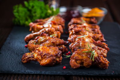 כנפיים צלויות בתנור שכל אחד צריך לדעת להכין