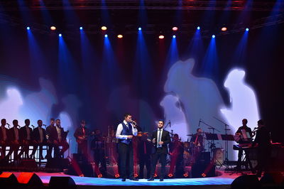 אוהד מושקוביץ מארח במחרוזת מוזיקלית מכל הזמנים